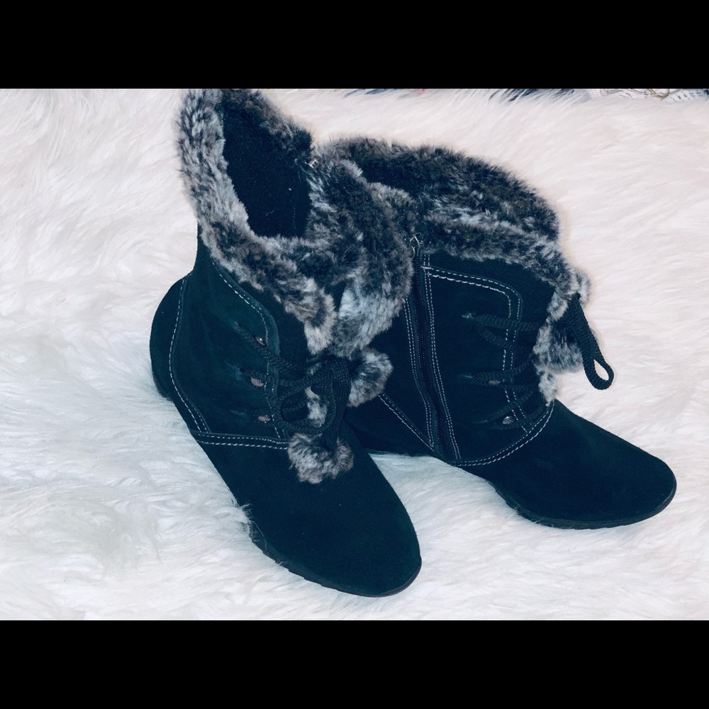 Boots - Picture 5 of 6